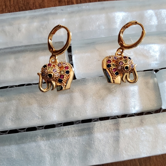 Elephant Gemstone Goldtone Earrings NWOT - Picture 8 of 9